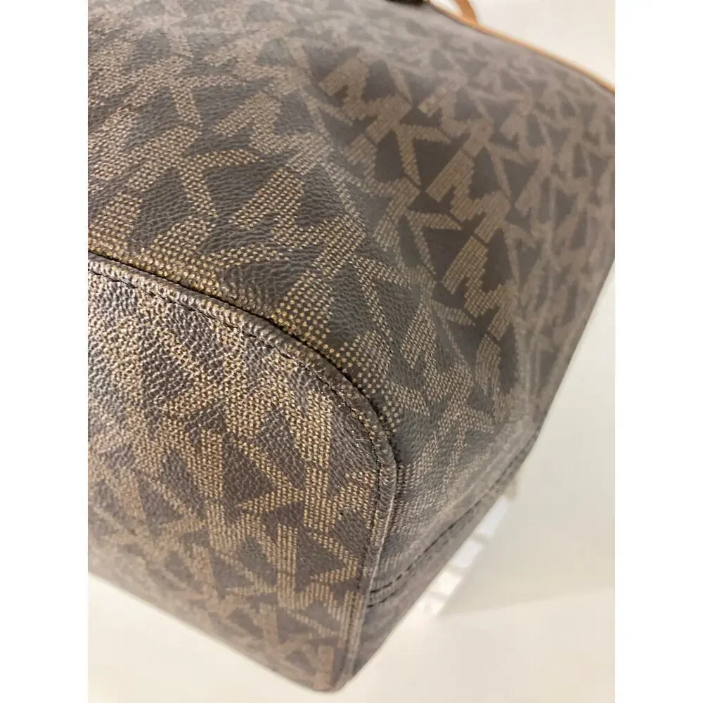 MICHAEL KORS, XL SIGNATURE GOLD ANIMAL SHOULDER TOTE BAG